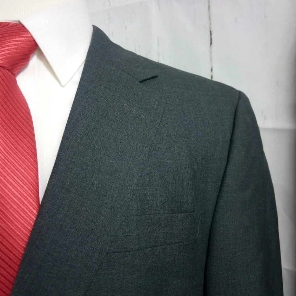 Jos A Bank 1905 43R 2 Button Gray 2pc Suit 34x28.5 Pleated, Cuffed